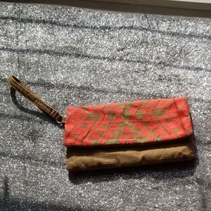 Fabric clutch